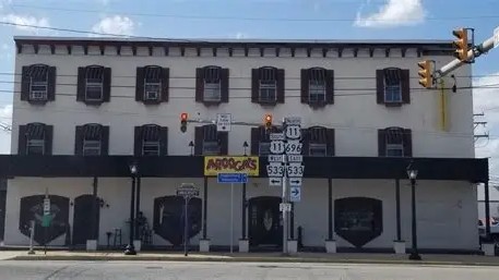 Arooga's Sports Bar & Grill